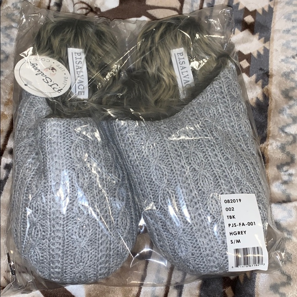 Slippers (NEW)